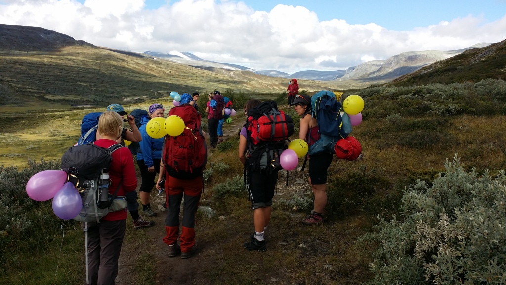Snøhetta (2286 moh) og Dovrefjell – Med bobler og ballonger fra hytte til hytte.